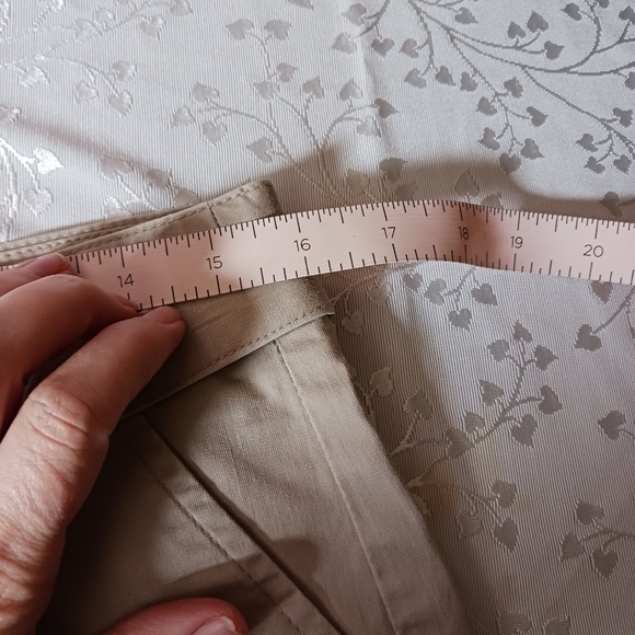 Banana Republic Factory Khaki Chino With Metal Button Details Size 8p - Picture 5 of 9
